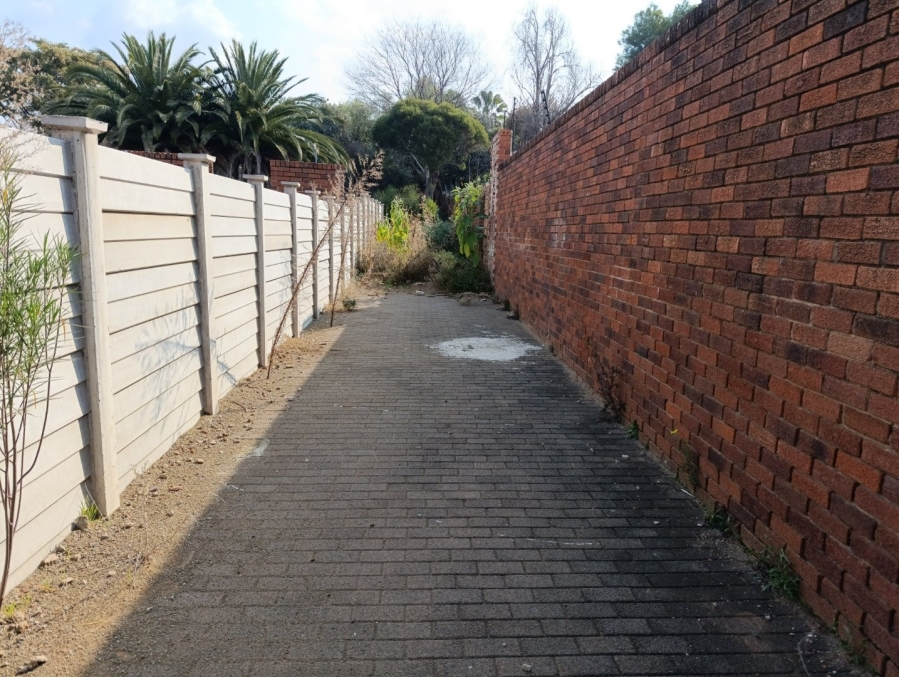 To Let 4 Bedroom Property for Rent in Heuwelsig Free State